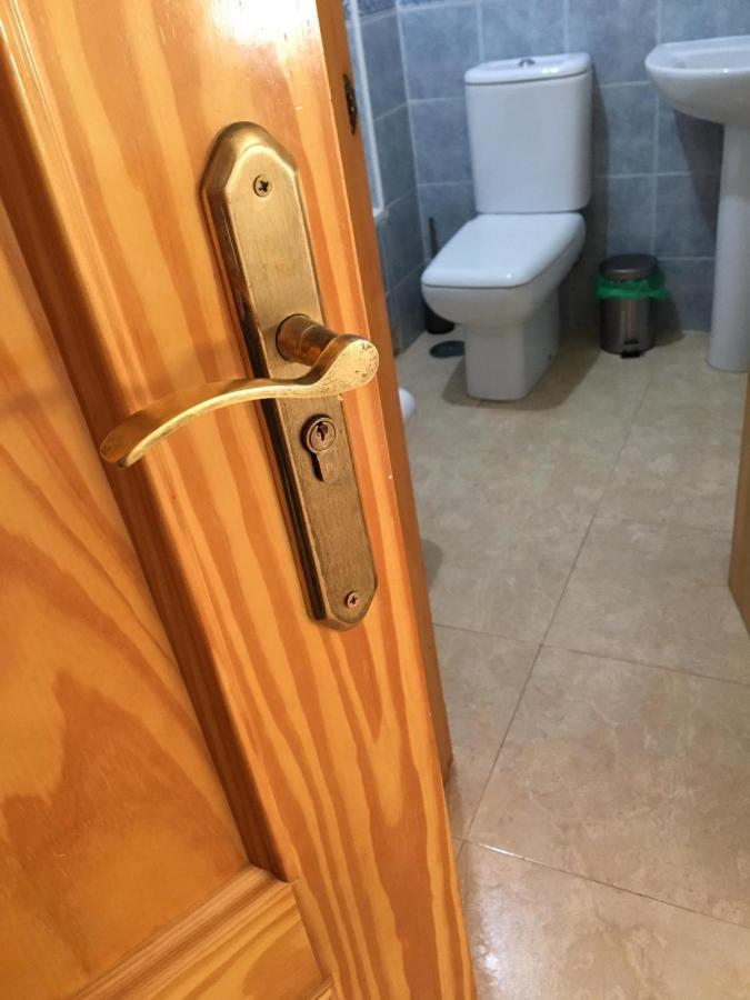 Habitacion Grande Con Bano Privado En Coin A 30Km De La Playa 外观 照片
