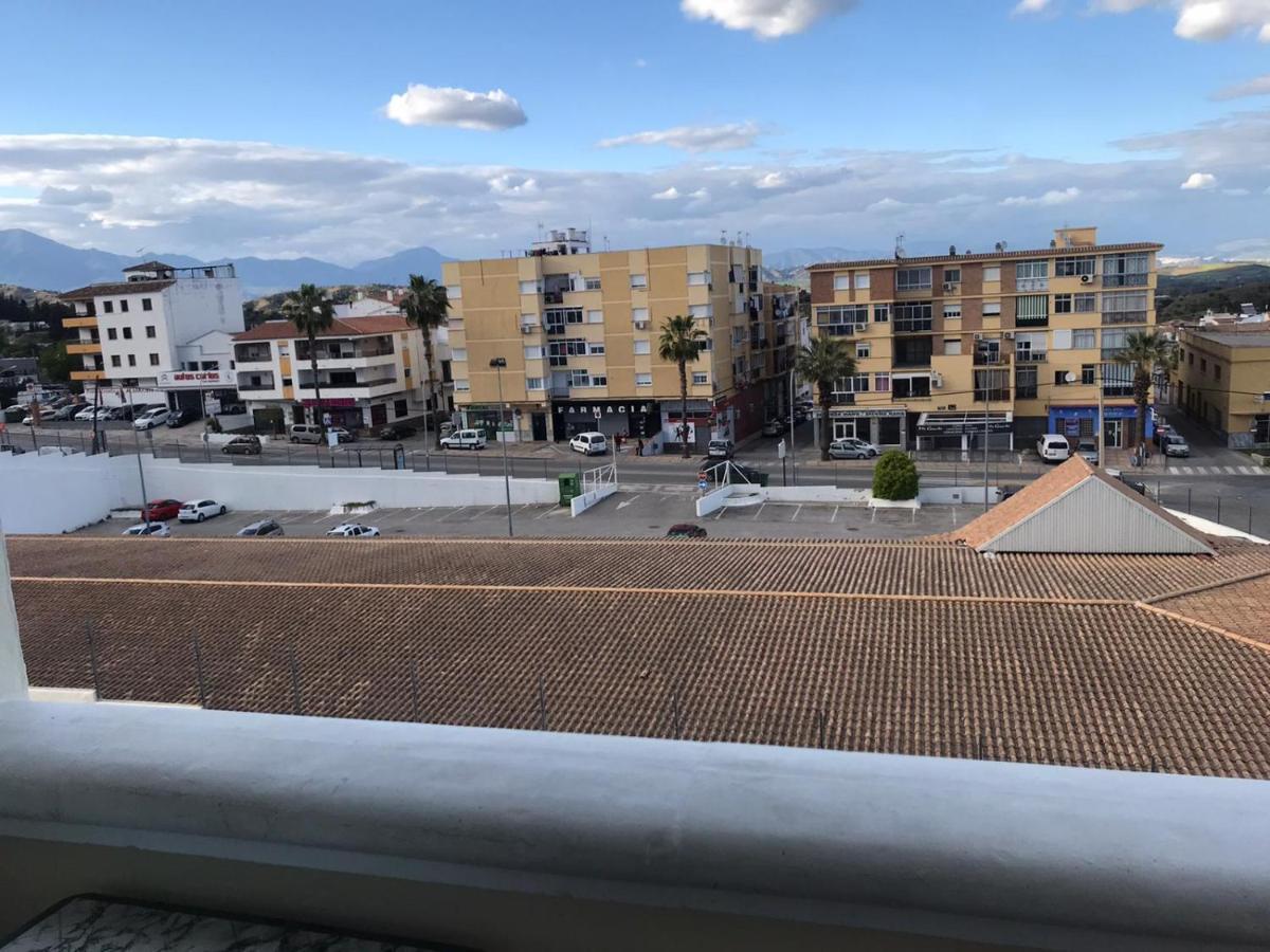 Habitacion Grande Con Bano Privado En Coin A 30Km De La Playa 外观 照片
